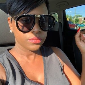 Meet your Posher, Nefatina